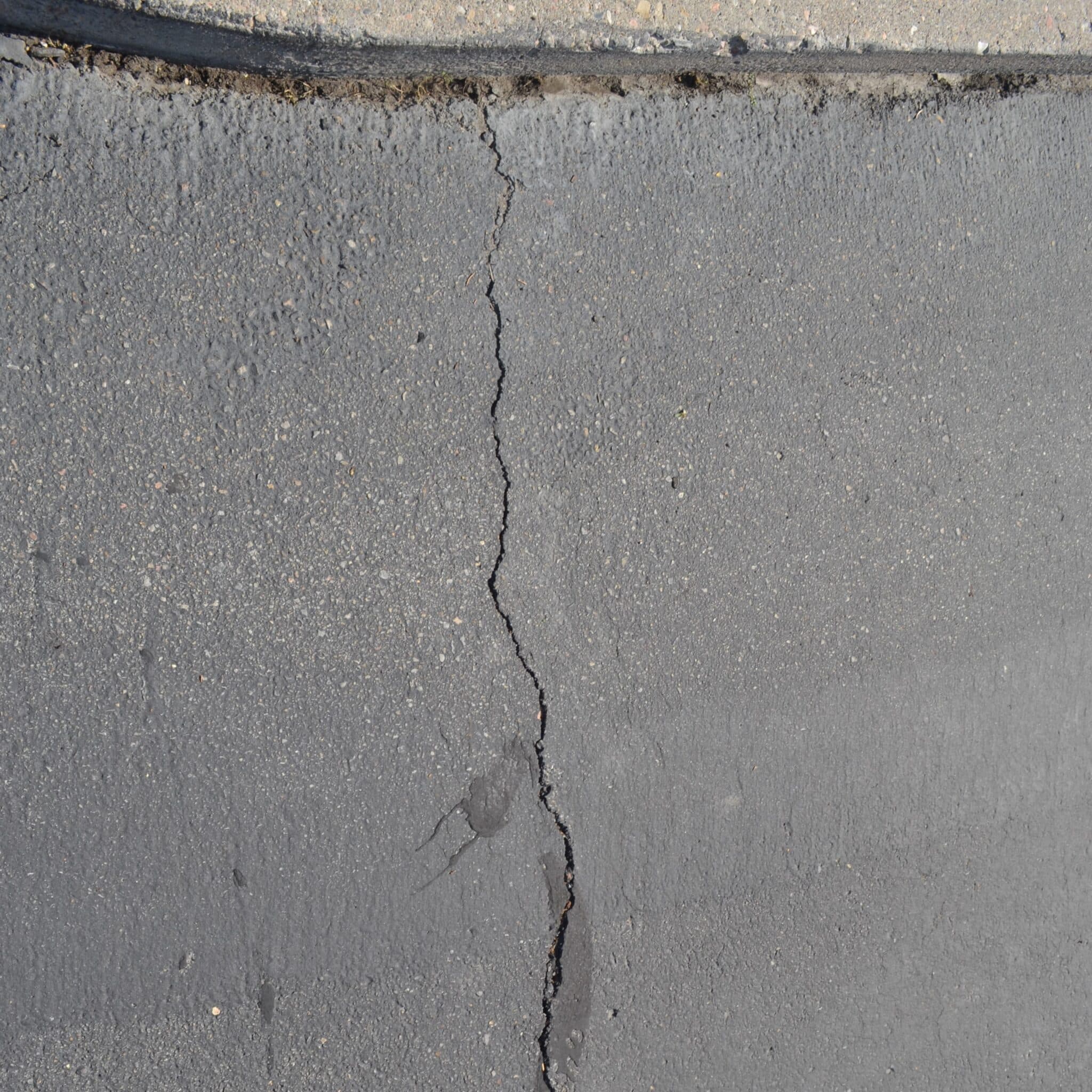 asphalt driveway crack repair