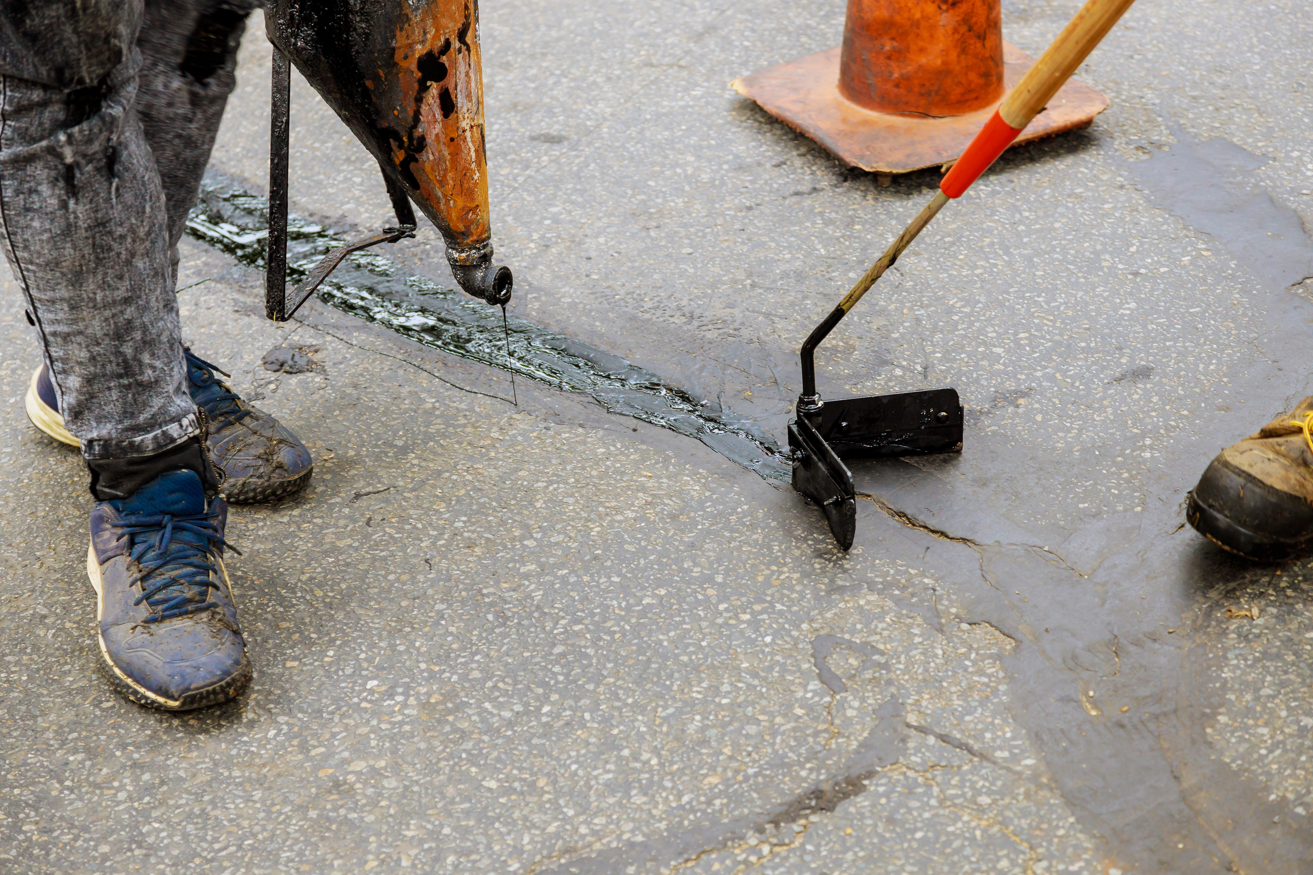 asphalt crack filling