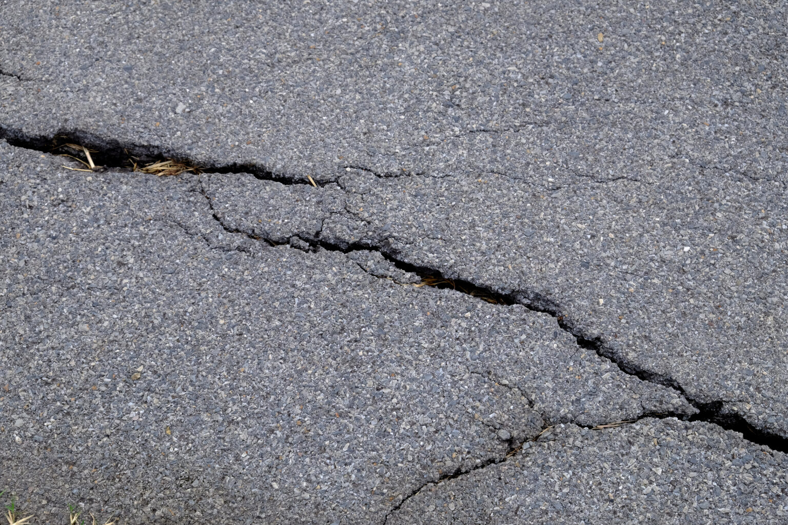 Transverse Cracking on Asphalt: Causes, Consequences & Cures