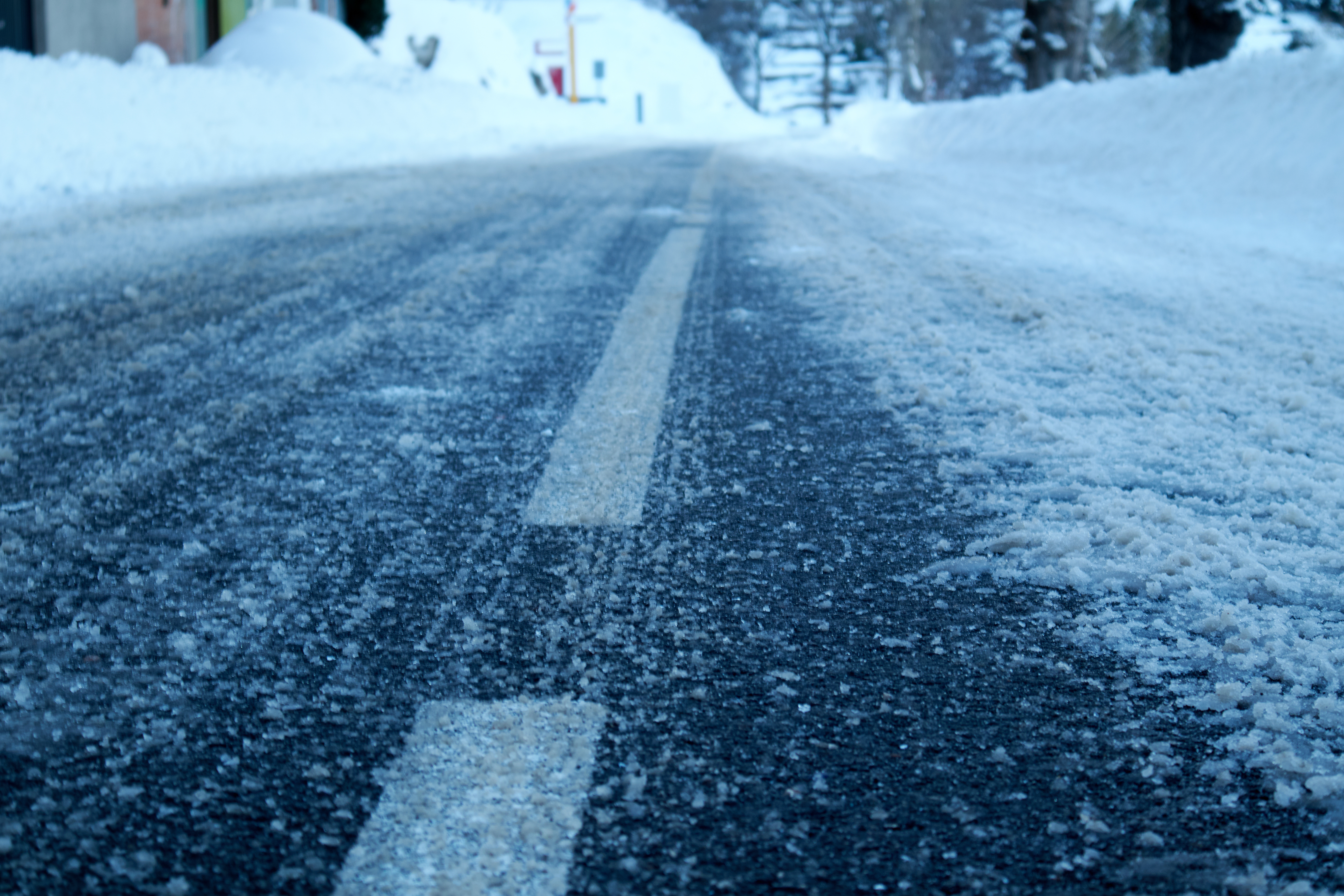 can you lay asphalt in the winter?